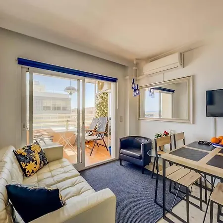 113 - Beachfront With Views, 아파트 *