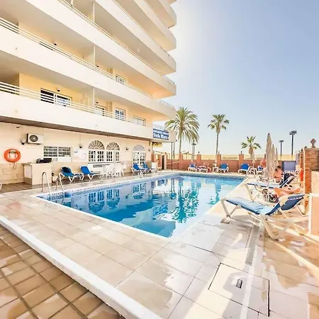 Апартаменти 113 - Beachfront With Views,