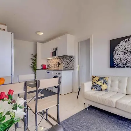 Apartment 113 - Beachfront With Views, Fuengirola