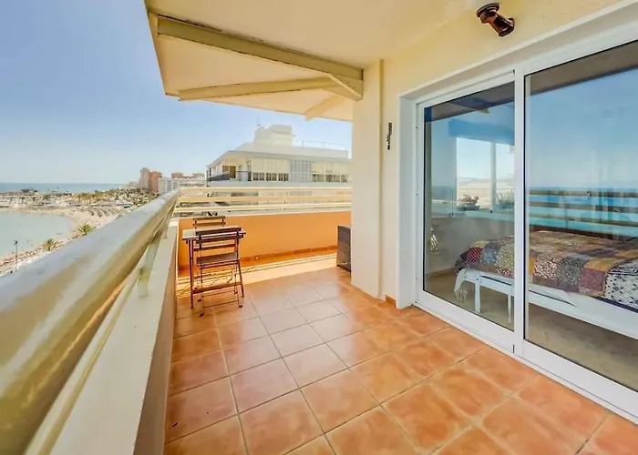 113 - Beachfront With Views, Apartment Fuengirola