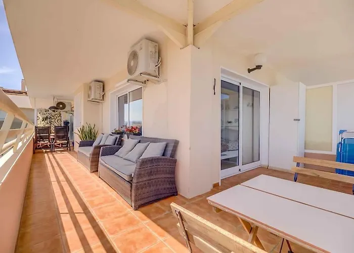 Apartment 113 - Beachfront With Views, Fuengirola