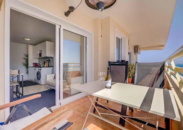 113 - Beachfront With Views, Apartment