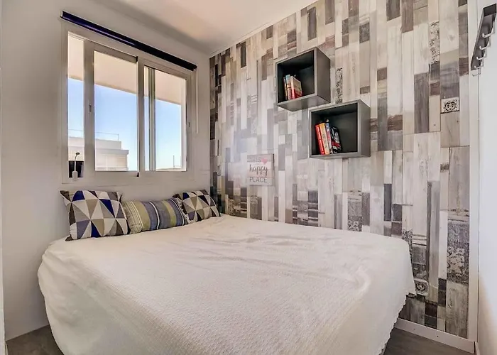 Apartment 113 - Beachfront With Views, Fuengirola