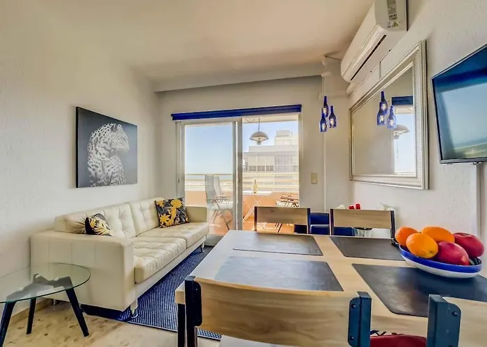 113 - Beachfront With Views, Apartment Fuengirola