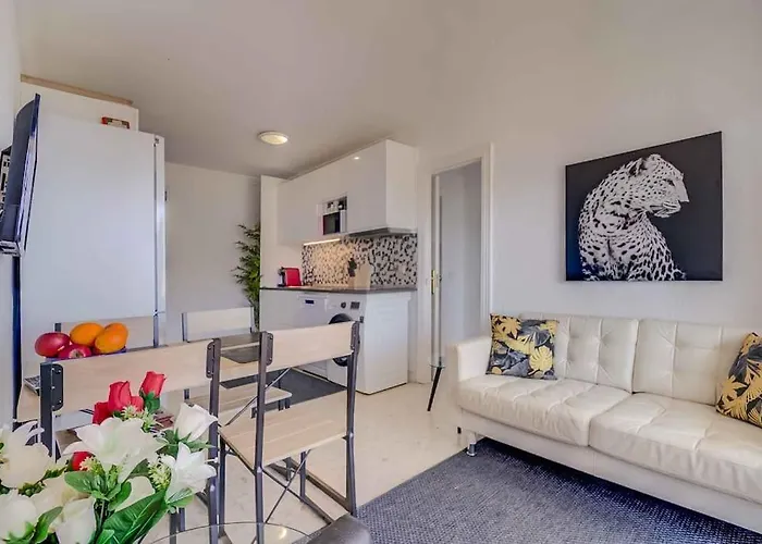 Apartment 113 - Beachfront With Views, Fuengirola